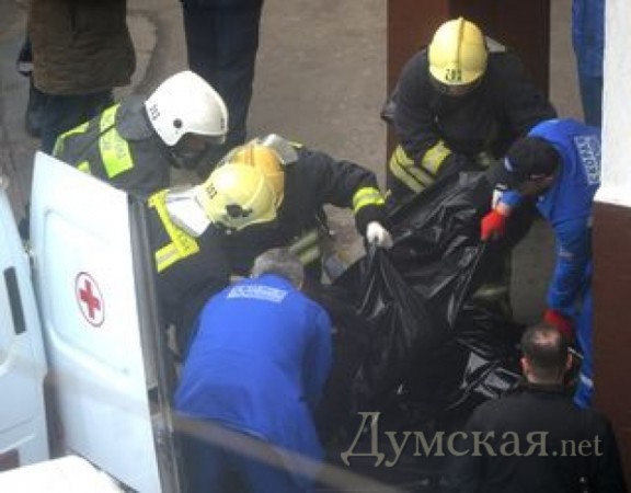 ����  ����-����