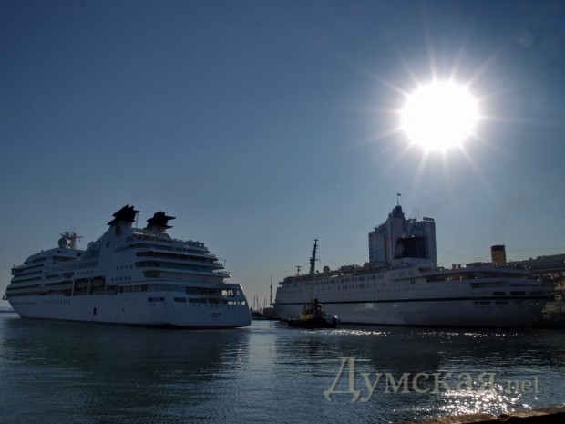 � ��� �� ���� � ������ ������ ����������� "Melody", ������� �������� ������ �� ��������� ��� �� ��������� � ��������� "Seabourn Quest". ����� ��� � ������� ���������� ������ ��� � �������� ���� "Pegasus" - ������������� "������" ������������� ��������� �������.