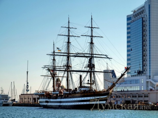 18 ������� � ������ ������ ��� ���� �������� - ������� ������� ������������ ��� "������� ��������", ����������� � 1931 ���� � ������������ �� ����������� �������� XIX ����.