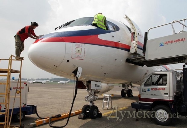  SSJ-100 � ��������� �������� ����� ���������������� �������